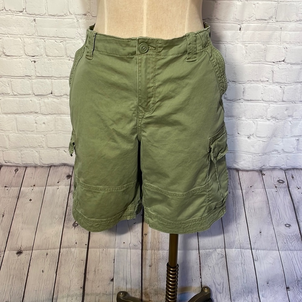 Vintage size 36 green cargo shorts